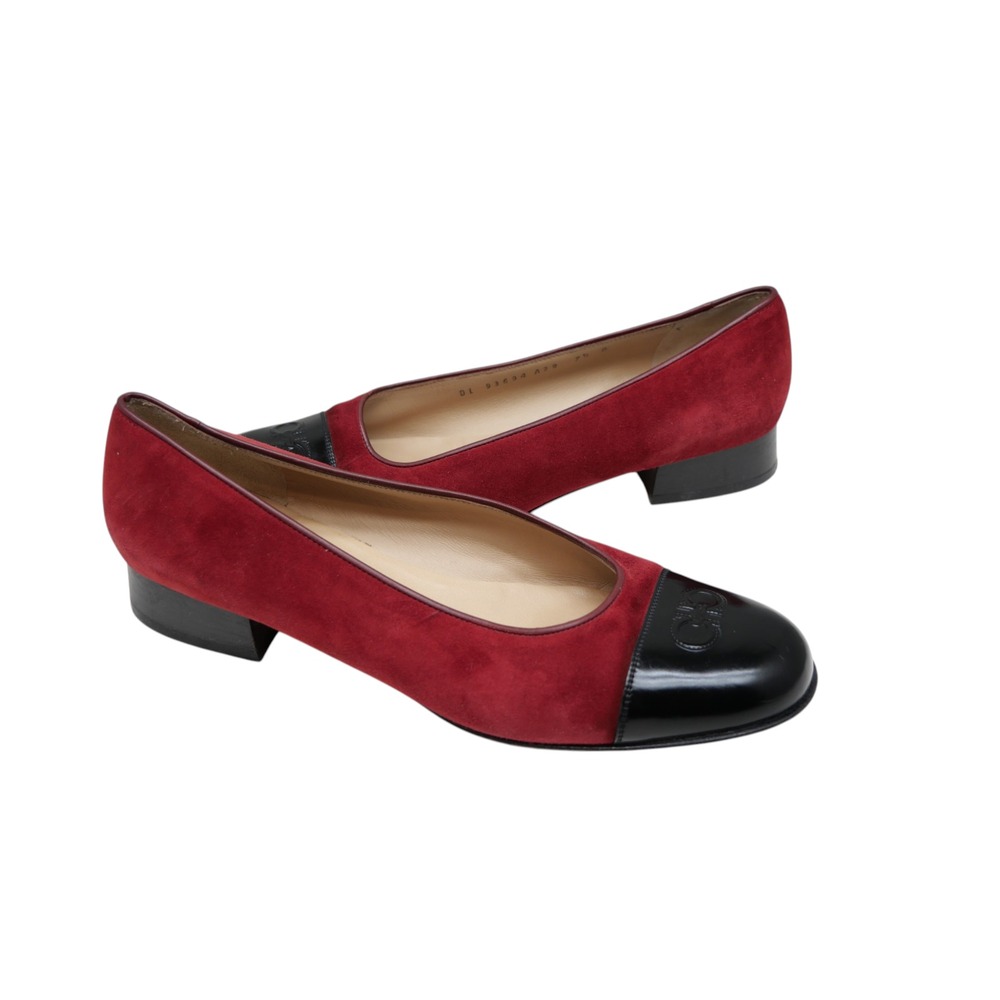 Salvatore Ferragamo Womens 7.5 B Red Suede Black Cap Toe Logo Low Pumps Italy - Picture 4 of 9